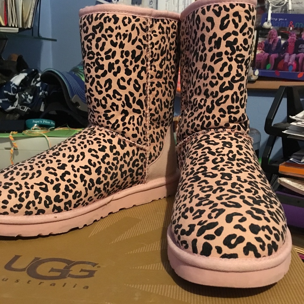 Pink Cheetah Print Uggs Size 8